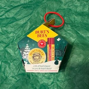 Burt's Bees Cranberry Spritz Lip Balm Gift Set
